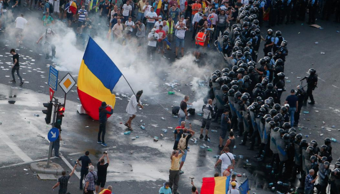 Anti-government protest in Romania turns violent