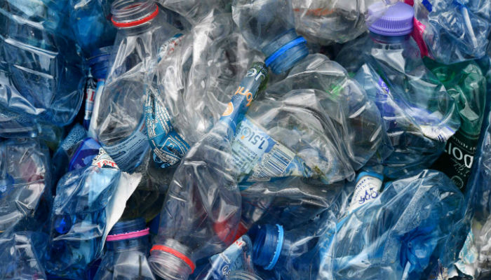 France to set penalities on non-recycled plastic next year