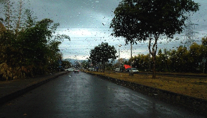 As northern Pakistan nears winters, thundershowers lash Islamabad
