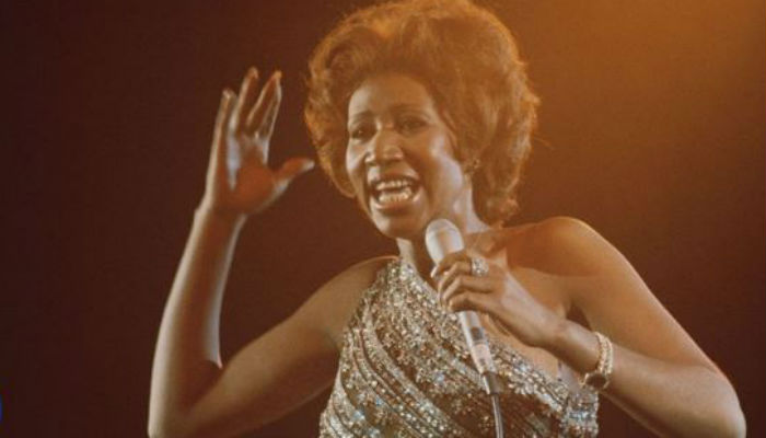 World pays tribute to Aretha Franklin
