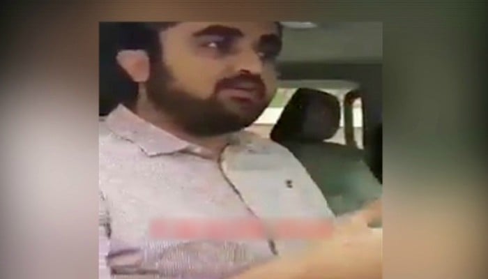 Karachi traffic policeman rewarded for fining influential person’s son