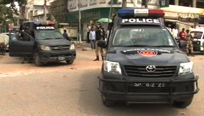 Gambling den leader arrested in Karachi revealed to be sub-inspector's brother