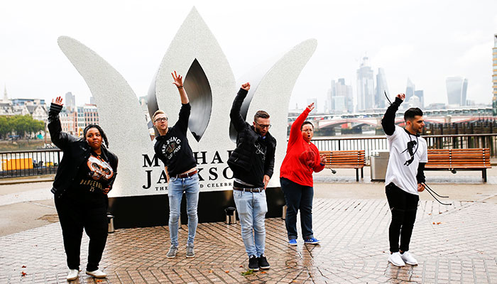 London fans pay tribute to Michael Jackson on 60th birthday