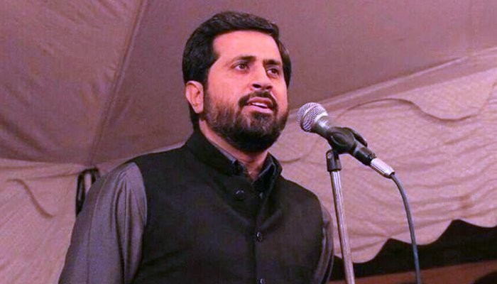 Chohan tenders apology for remarks about female artistes, news channels