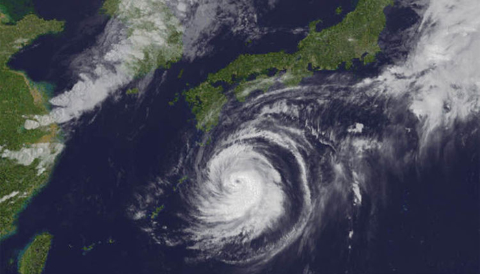 Strongest typhoon in quarter century hits Japan