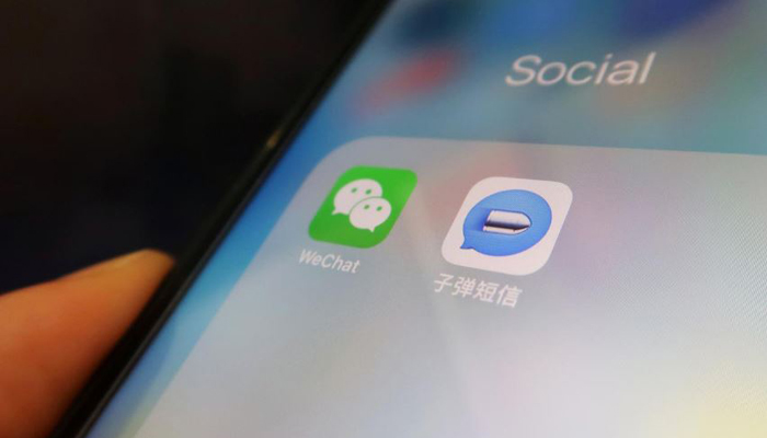 In WeChat-dominated China, new messenger app scores sudden success