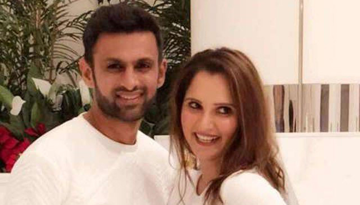 Shoaib Malik dedicates new look to Sania Mirza in a sweet exchange on twitter 