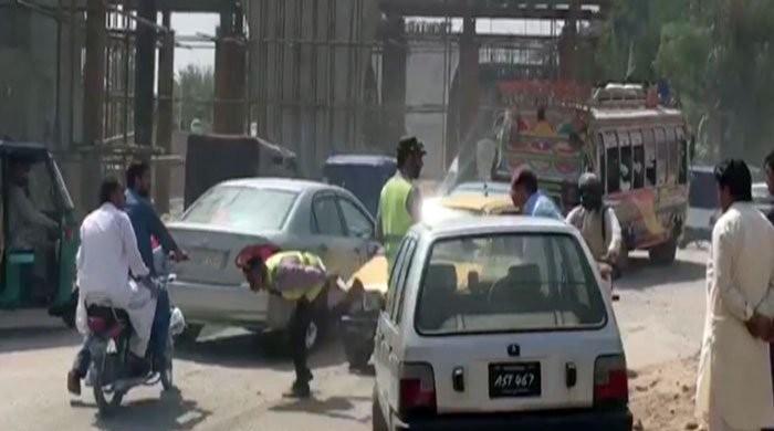 Citizen arrested for thrashing traffic warden in Peshawar 