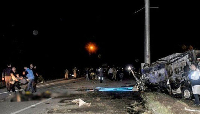 Collision between bus, fuel tanker kills 19 in Iran