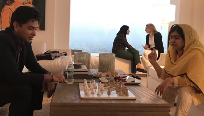 Shehzad Roy enjoys a game of chess with Malala, calls her a ‘quick learner’