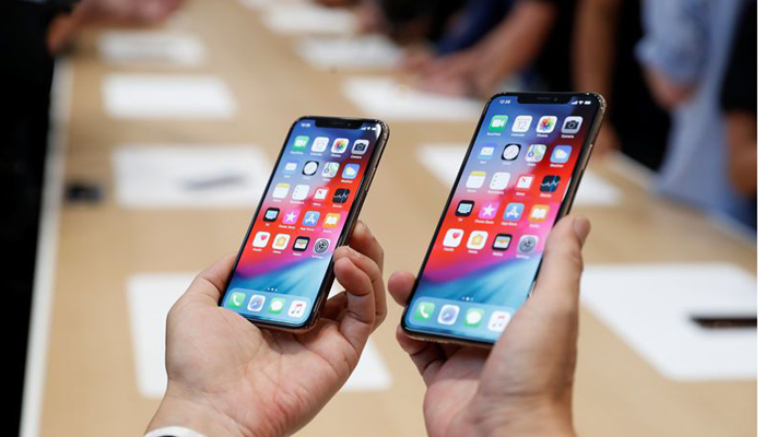 Apple shaves cost from displays in newest iPhones: analyst firm