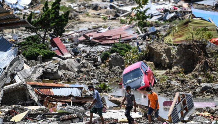 Indonesia clamps down on looting as quake-tsunami toll tops 1,200