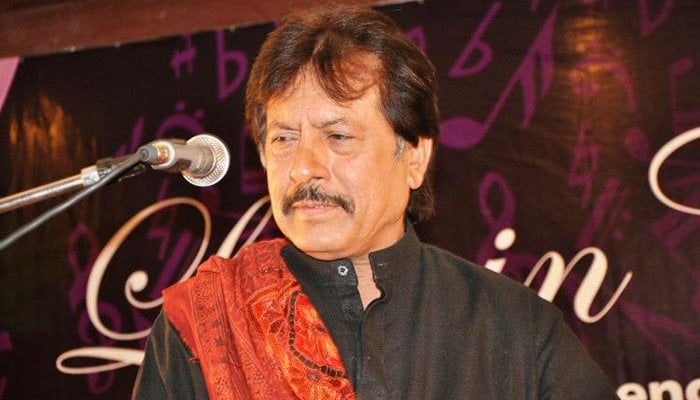 Legendary singer Attaullah Khan Esakhelvi hospitalised