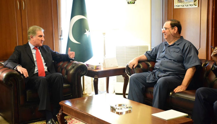 FM raises visa issues of Pakistani Zaireen with Iraqi Ambassador