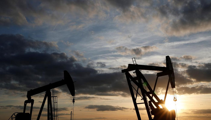 Oil slumps 5pc on Wall St tumble, Saudi supply assurances
