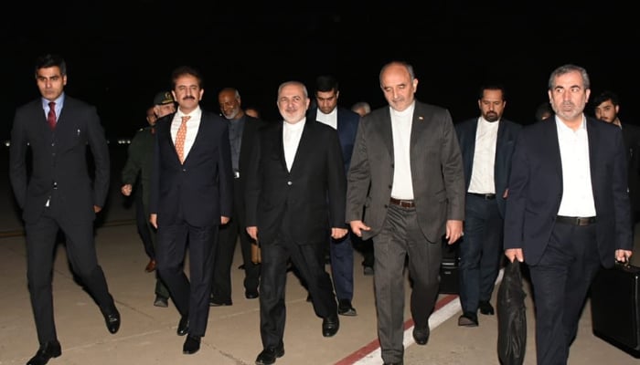 Iran FM arrives in Pakistan to discuss border guard abduction Iran FM arrives in Pakistan to discuss border guard abduction