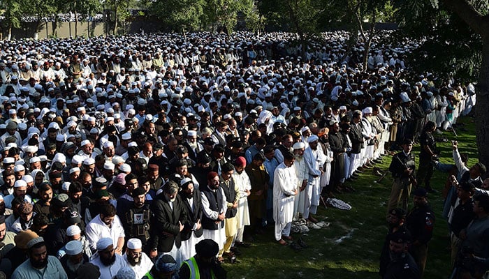 Maulana Samiul Haq laid to rest in Akora Khattak