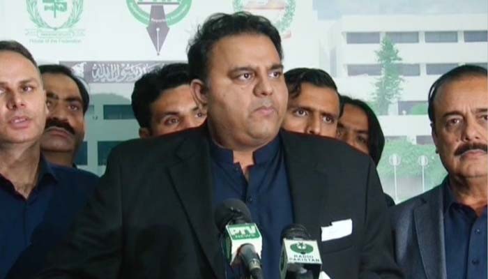 Opposition slams 'media trial' by DG NAB Lahore 