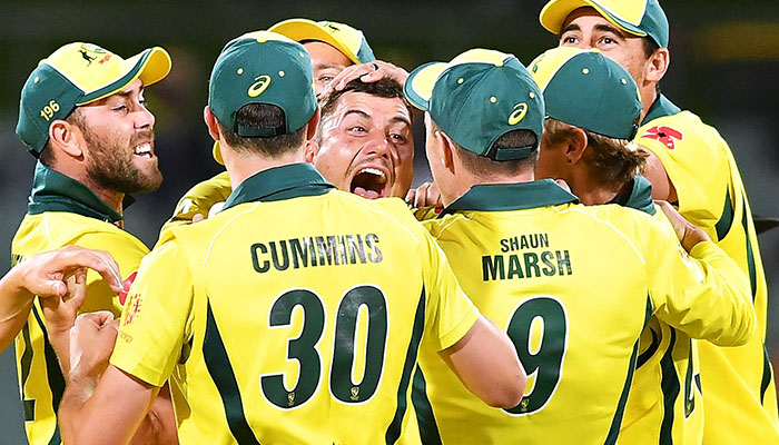'Outstanding' bowlers help Australia snap losing streak