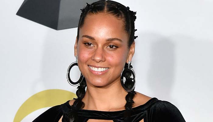 Alicia Keys left voiceless at Thai mall launch