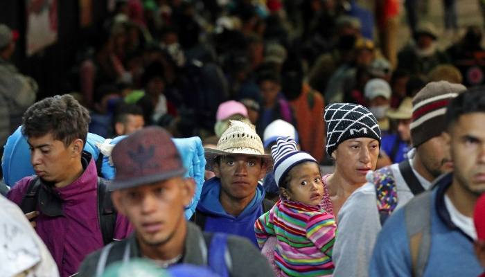 Central American migrants resume their march toward US border