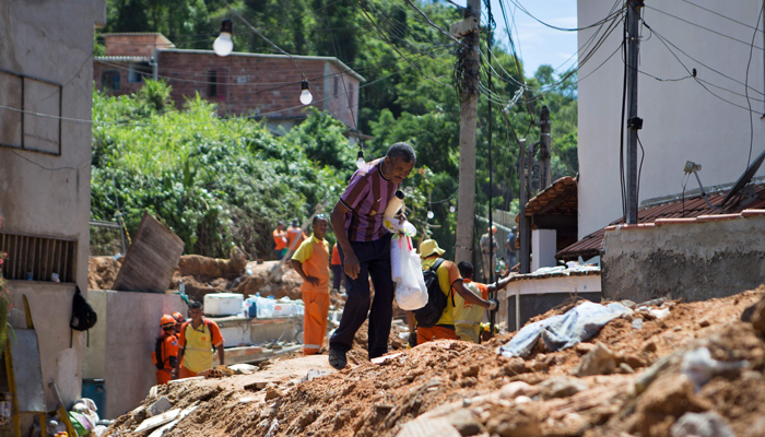 Landslide kills 14 in Brazil's Rio de Janeiro