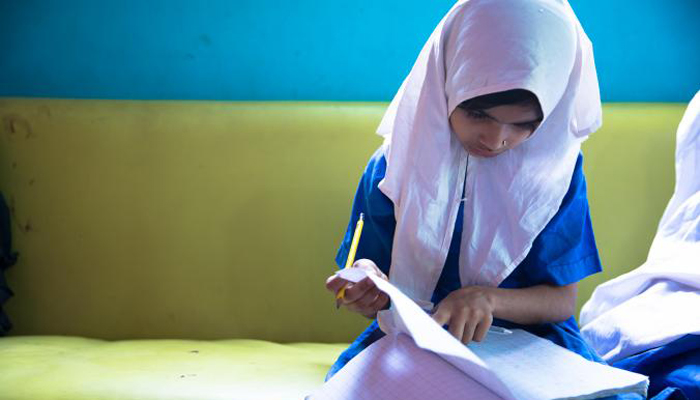 Pakistan failing to educate girls: HRW