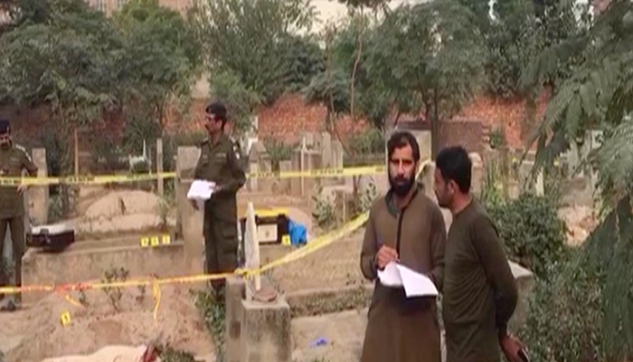 Suspected ‘honour’ killing: Bodies of mother, daughters found at Lahore graveyard