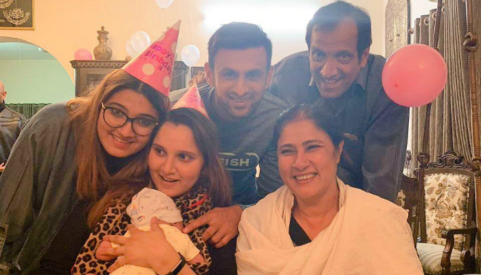 Sania Mirza glows in birthday picture with Shoaib, little Azhaan