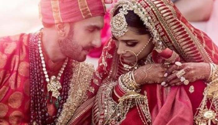 Bollywood celebs in awe of  Deepika, Ranveer wedding pictures