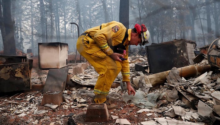 California presses search for fire victims, number of missing soars