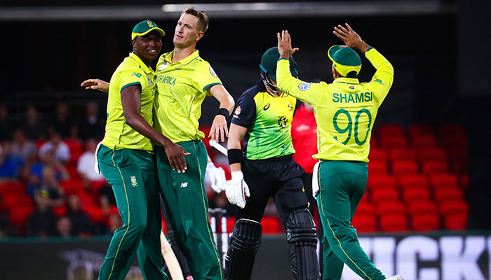 South Africa too strong for Australia in rain-hit T20