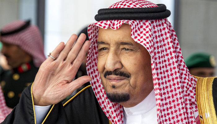 Saudi king urges action against Iran, backs Yemen peace