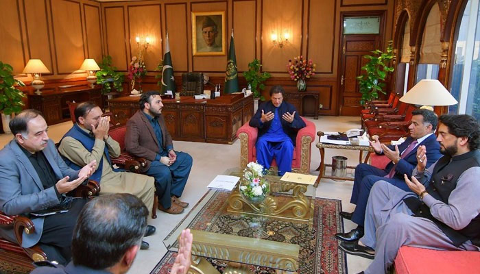 Martyred SP Dawar's heirs meet PM, assured all possible assistance
