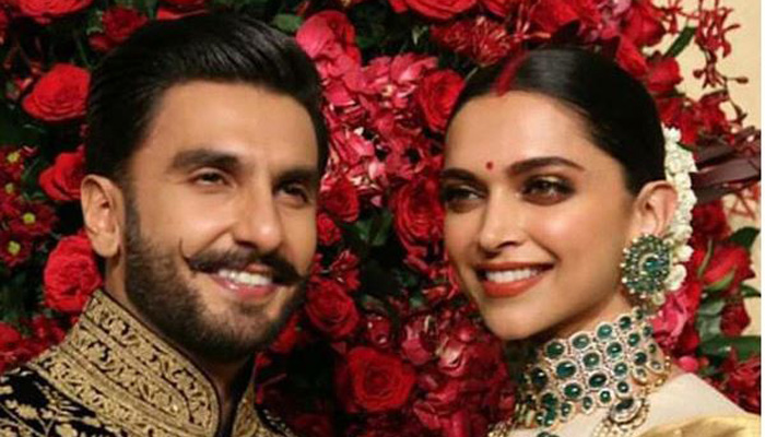 Deepika, Ranveer dazzle in gold for their Bengaluru reception Deepika, Ranveer dazzle in gold for their Bengaluru reception
