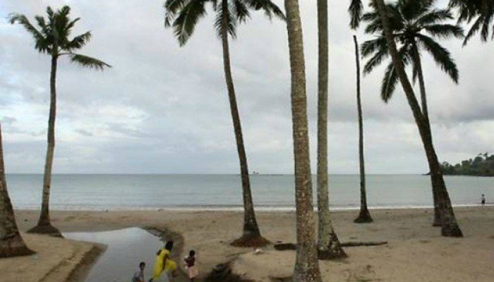 Indian island police struggle to get body of American Indian island police struggle to get body of American