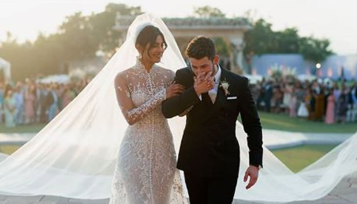 Priyanka Chopra responds to article claiming she 'scammed' Nick Jonas into marrying her