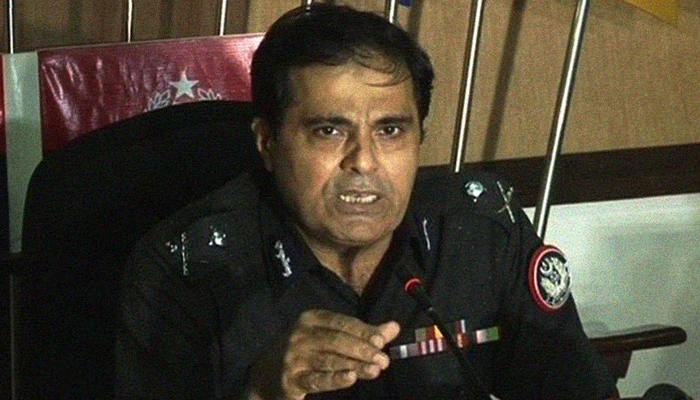 Karachi police chief visits port, Keamari, Sea View to review security