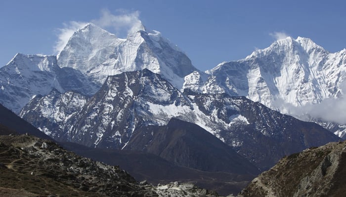 Fighting climate change in the shadow of Mount Everest