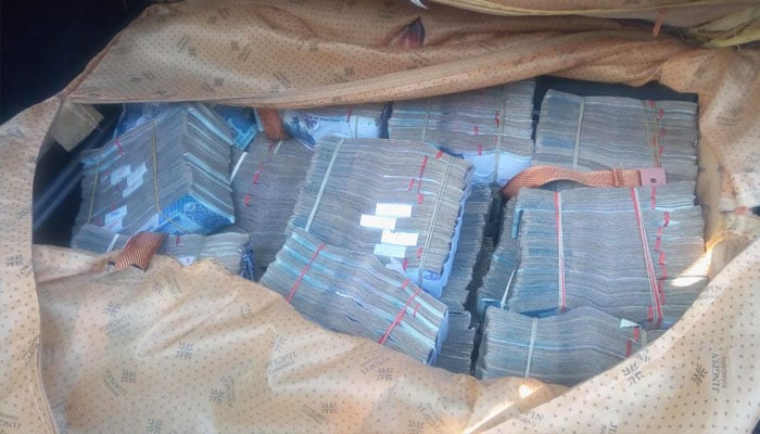 Rangers recover Rs30mn cash from suspects involved in Hundi, Hawala