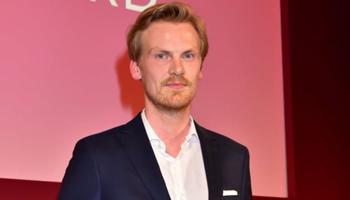 Der Spiegel sacks star journalist for falsifying articles 'on a grand scale' Der Spiegel sacks star journalist for falsifying articles 'on a grand scale'