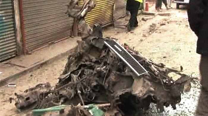 Six injured in Peshawar blast 