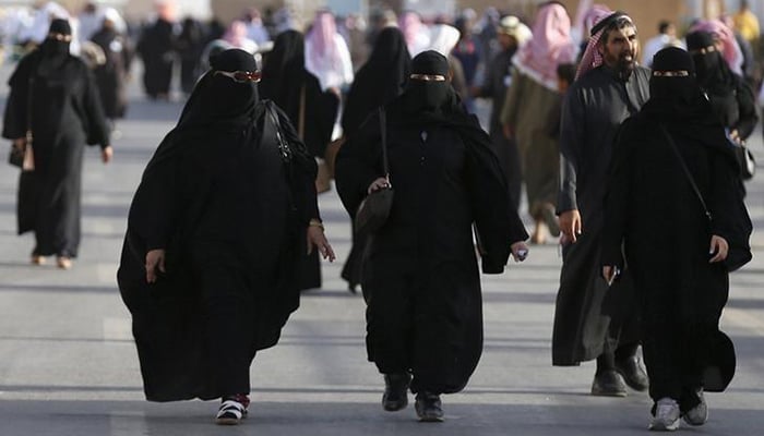 Saudi women to get divorce notice by text Saudi women to get divorce notice by text