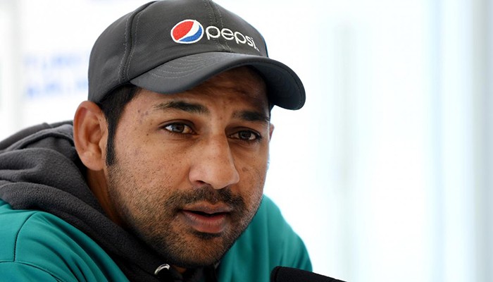 Sarfraz blames 'three bad shots' for Pakistan batting collapse