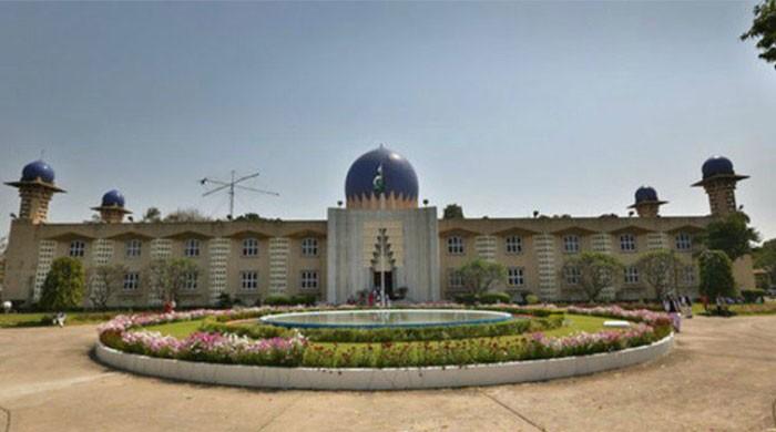 India arrests Pakistani HC official, forces him to sign papers