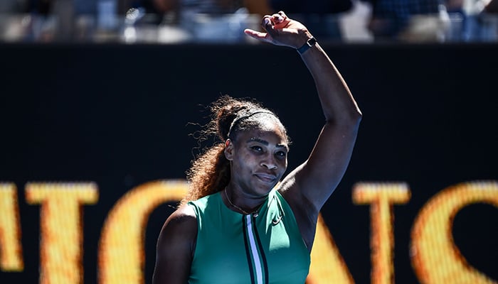 Serena Williams rolls into Aussie Open last 16