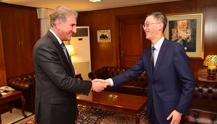 FM Qureshi, Chinese ambassador discuss CPEC progress, bilateral matters 