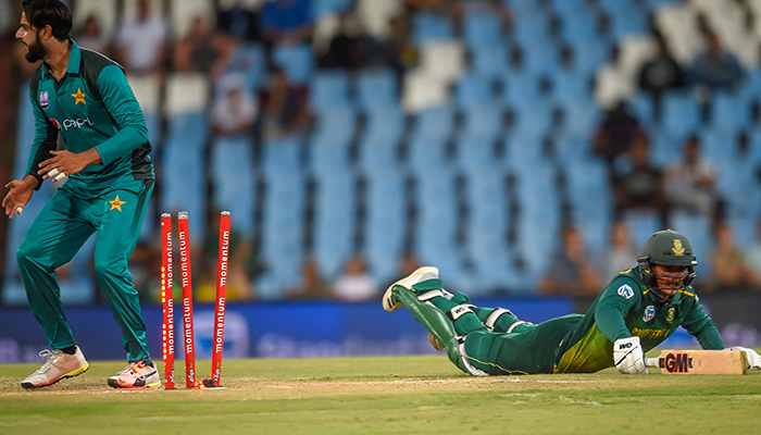 South Africa beat Pakistan by 13 runs in rain-hit third ODI