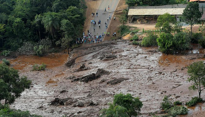 Brazil dam disaster leaves 34 dead, hundreds missing