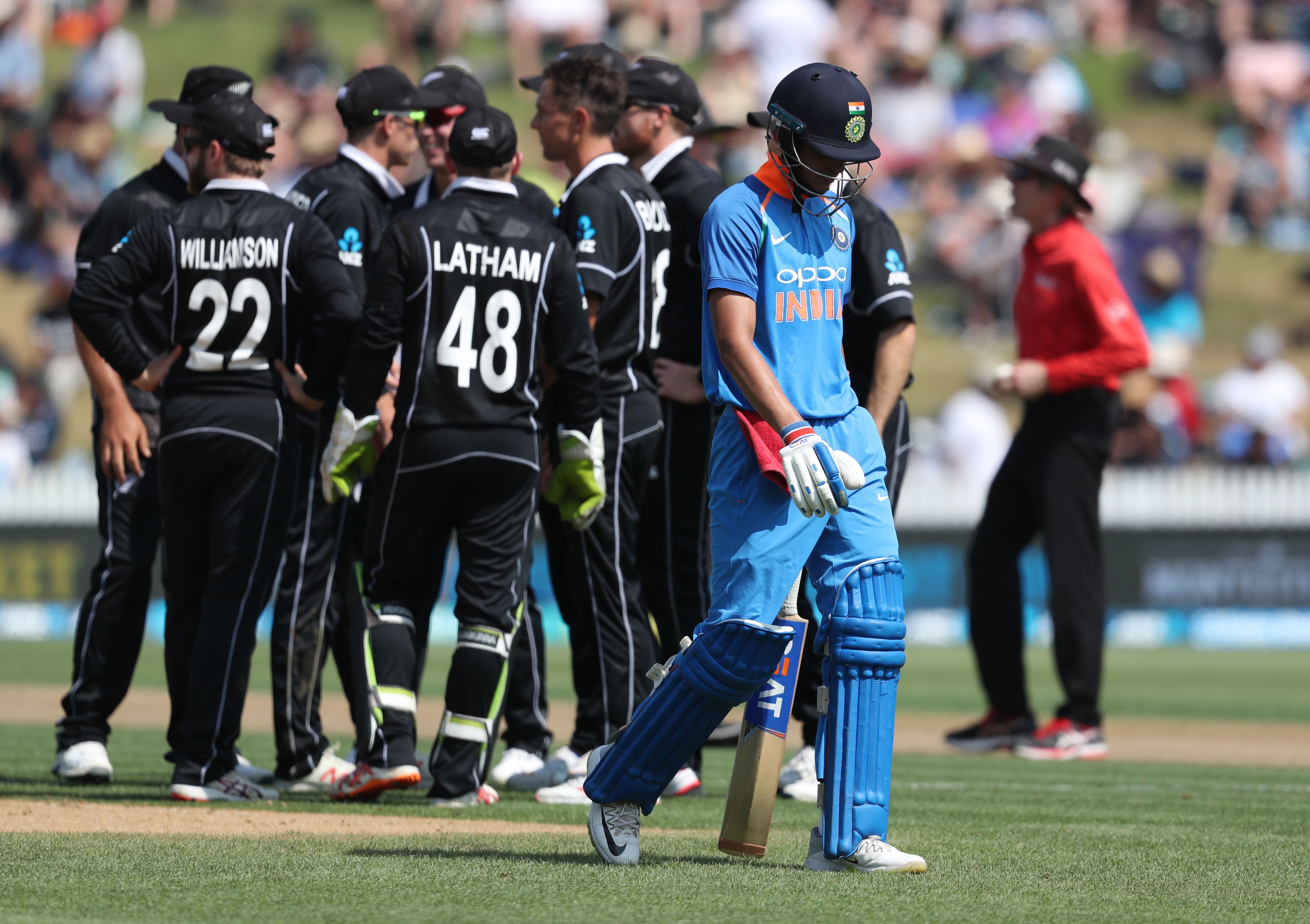 New Zealand skittle Kohli-less India in 4th ODI